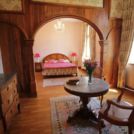 Domaine De La Vitrolle Hotel